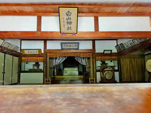 白山神社の本殿・本堂