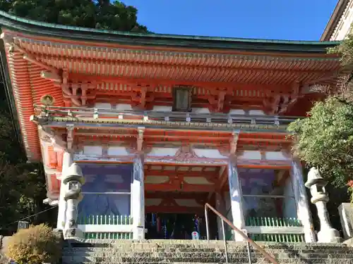 青岸渡寺の山門・神門