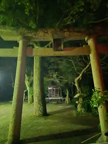 山崎神社の{uncategorized: "未分類", other: "その他", undefined: "問題あり", building: "その他建物", grave: "お墓", sacred_gate: "鳥居", guardian: "狛犬", statue: "像", buddha: "仏像", history: "歴史", nature: "自然", garden: "庭園", animal: "動物", pagoda: "塔", temizu: "手水舎", mountain_gate: "山門・神門", sanctuary: "本殿・本堂", subordinate: "末社・摂社", art: "芸術", scenery: "景色", jizo: "地蔵", ema: "絵馬", goshuin: "御朱印", omikuji: "おみくじ", items: "授与品その他", amulet: "お守り", goshuincho: "御朱印帳", eats: "食事", festival: "お祭り", votive_dance: "神楽", shichigosan: "七五三参", wedding: "結婚式", experience: "体験その他", initially: "初詣", around: "周辺", anti_infection: "感染症対策"}