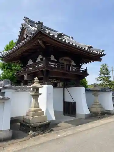 成就寺の山門