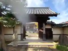 法雲寺の山門