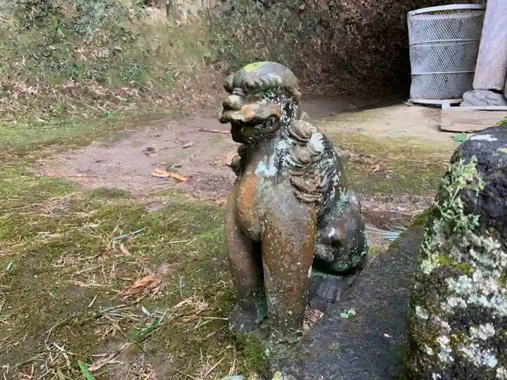 八幡神社の狛犬