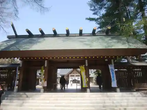 帯廣神社の山門・神門