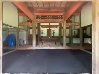 万蔵寺の本殿・本堂