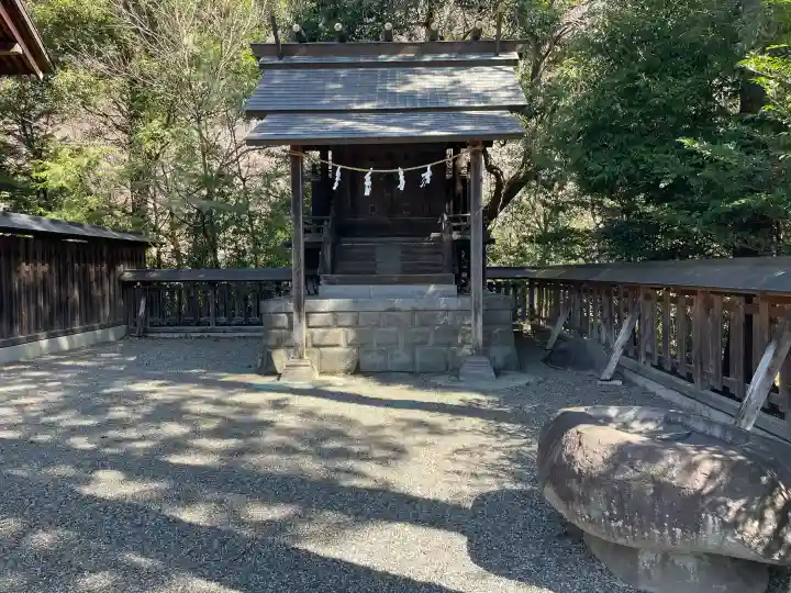 大間々神明宮の{uncategorized: "未分類", other: "その他", undefined: "問題あり", building: "その他建物", grave: "お墓", sacred_gate: "鳥居", guardian: "狛犬", statue: "像", buddha: "仏像", history: "歴史", nature: "自然", garden: "庭園", animal: "動物", pagoda: "塔", temizu: "手水舎", mountain_gate: "山門・神門", sanctuary: "本殿・本堂", subordinate: "末社・摂社", art: "芸術", scenery: "景色", jizo: "地蔵", ema: "絵馬", goshuin: "御朱印", omikuji: "おみくじ", items: "授与品その他", amulet: "お守り", goshuincho: "御朱印帳", eats: "食事", festival: "お祭り", votive_dance: "神楽", shichigosan: "七五三参", wedding: "結婚式", experience: "体験その他", initially: "初詣", around: "周辺", anti_infection: "感染症対策"}