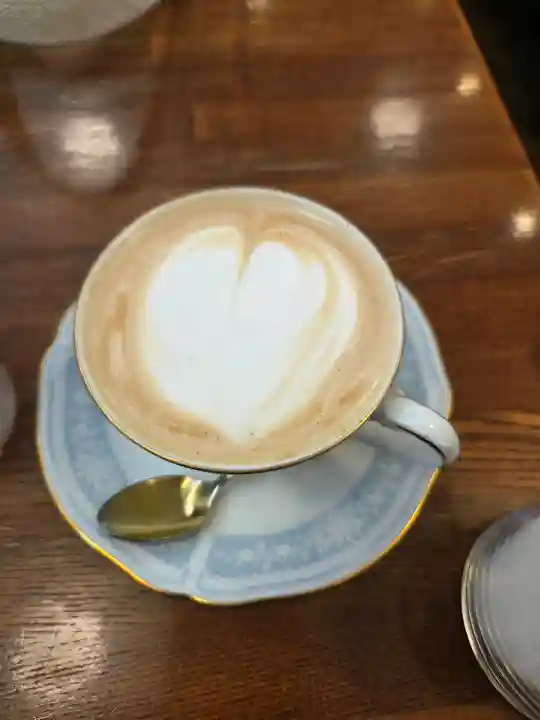 蛇窪神社の{uncategorized: "未分類", other: "その他", undefined: "問題あり", building: "その他建物", grave: "お墓", sacred_gate: "鳥居", guardian: "狛犬", statue: "像", buddha: "仏像", history: "歴史", nature: "自然", garden: "庭園", animal: "動物", pagoda: "塔", temizu: "手水舎", mountain_gate: "山門・神門", sanctuary: "本殿・本堂", subordinate: "末社・摂社", art: "芸術", scenery: "景色", jizo: "地蔵", ema: "絵馬", goshuin: "御朱印", omikuji: "おみくじ", items: "授与品その他", amulet: "お守り", goshuincho: "御朱印帳", eats: "食事", festival: "お祭り", votive_dance: "神楽", shichigosan: "七五三参", wedding: "結婚式", experience: "体験その他", initially: "初詣", around: "周辺", anti_infection: "感染症対策"}