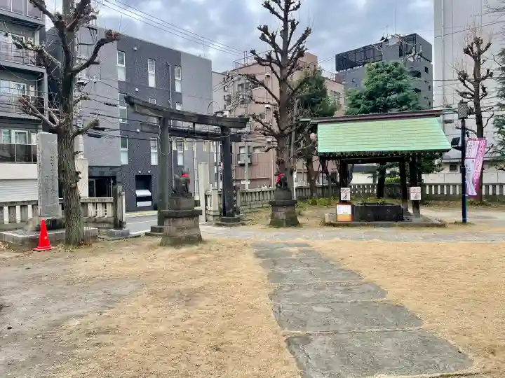 千束稲荷神社の{uncategorized: "未分類", other: "その他", undefined: "問題あり", building: "その他建物", grave: "お墓", sacred_gate: "鳥居", guardian: "狛犬", statue: "像", buddha: "仏像", history: "歴史", nature: "自然", garden: "庭園", animal: "動物", pagoda: "塔", temizu: "手水舎", mountain_gate: "山門・神門", sanctuary: "本殿・本堂", subordinate: "末社・摂社", art: "芸術", scenery: "景色", jizo: "地蔵", ema: "絵馬", goshuin: "御朱印", omikuji: "おみくじ", items: "授与品その他", amulet: "お守り", goshuincho: "御朱印帳", eats: "食事", festival: "お祭り", votive_dance: "神楽", shichigosan: "七五三参", wedding: "結婚式", experience: "体験その他", initially: "初詣", around: "周辺", anti_infection: "感染症対策"}