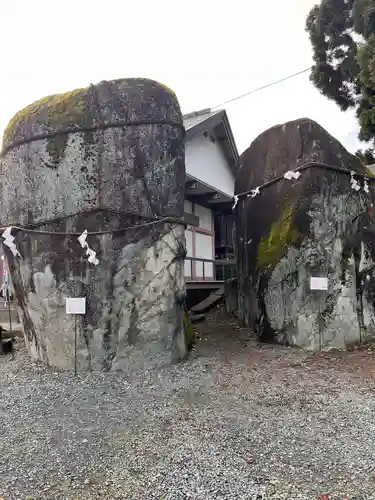 三ツ石神社の建物その他