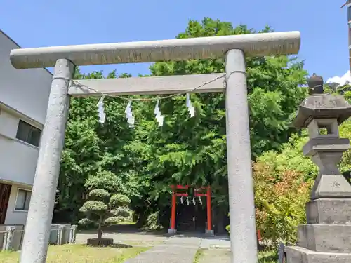 雷神社の鳥居