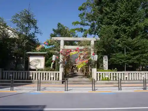 池袋御嶽神社の鳥居