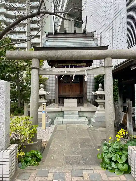 第六天社の{uncategorized: "未分類", other: "その他", undefined: "問題あり", building: "その他建物", grave: "お墓", sacred_gate: "鳥居", guardian: "狛犬", statue: "像", buddha: "仏像", history: "歴史", nature: "自然", garden: "庭園", animal: "動物", pagoda: "塔", temizu: "手水舎", mountain_gate: "山門・神門", sanctuary: "本殿・本堂", subordinate: "末社・摂社", art: "芸術", scenery: "景色", jizo: "地蔵", ema: "絵馬", goshuin: "御朱印", omikuji: "おみくじ", items: "授与品その他", amulet: "お守り", goshuincho: "御朱印帳", eats: "食事", festival: "お祭り", votive_dance: "神楽", shichigosan: "七五三参", wedding: "結婚式", experience: "体験その他", initially: "初詣", around: "周辺", anti_infection: "感染症対策"}