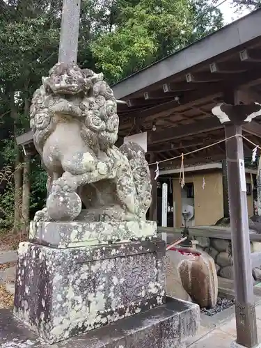 都波岐奈加等神社の狛犬