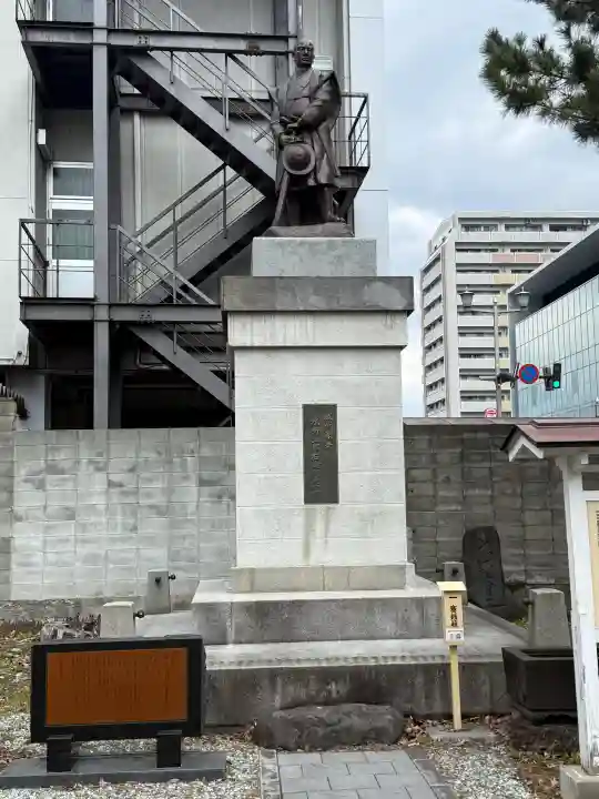 豊烈神社の{uncategorized: "未分類", other: "その他", undefined: "問題あり", building: "その他建物", grave: "お墓", sacred_gate: "鳥居", guardian: "狛犬", statue: "像", buddha: "仏像", history: "歴史", nature: "自然", garden: "庭園", animal: "動物", pagoda: "塔", temizu: "手水舎", mountain_gate: "山門・神門", sanctuary: "本殿・本堂", subordinate: "末社・摂社", art: "芸術", scenery: "景色", jizo: "地蔵", ema: "絵馬", goshuin: "御朱印", omikuji: "おみくじ", items: "授与品その他", amulet: "お守り", goshuincho: "御朱印帳", eats: "食事", festival: "お祭り", votive_dance: "神楽", shichigosan: "七五三参", wedding: "結婚式", experience: "体験その他", initially: "初詣", around: "周辺", anti_infection: "感染症対策"}