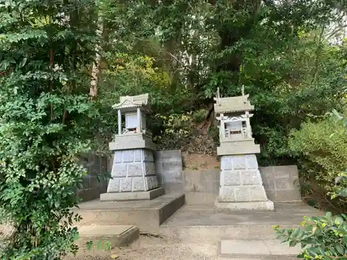 新山神社の末社