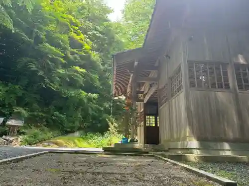 齋神社の庭園