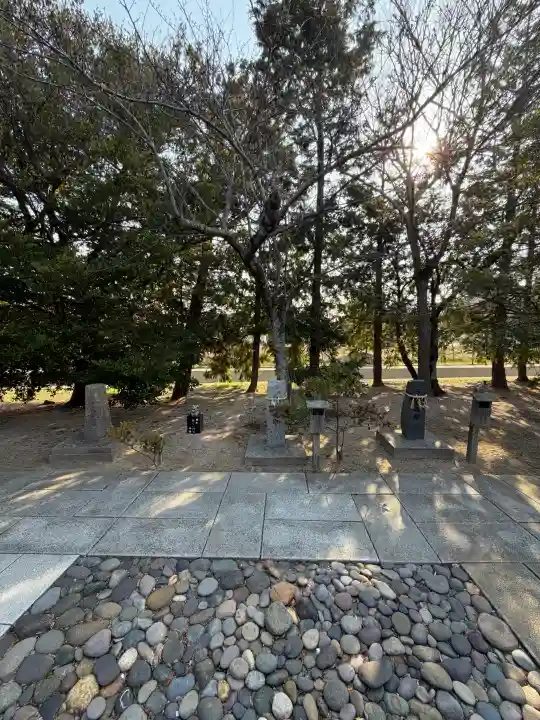 万九千社の{uncategorized: "未分類", other: "その他", undefined: "問題あり", building: "その他建物", grave: "お墓", sacred_gate: "鳥居", guardian: "狛犬", statue: "像", buddha: "仏像", history: "歴史", nature: "自然", garden: "庭園", animal: "動物", pagoda: "塔", temizu: "手水舎", mountain_gate: "山門・神門", sanctuary: "本殿・本堂", subordinate: "末社・摂社", art: "芸術", scenery: "景色", jizo: "地蔵", ema: "絵馬", goshuin: "御朱印", omikuji: "おみくじ", items: "授与品その他", amulet: "お守り", goshuincho: "御朱印帳", eats: "食事", festival: "お祭り", votive_dance: "神楽", shichigosan: "七五三参", wedding: "結婚式", experience: "体験その他", initially: "初詣", around: "周辺", anti_infection: "感染症対策"}