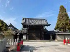 本徳寺の山門