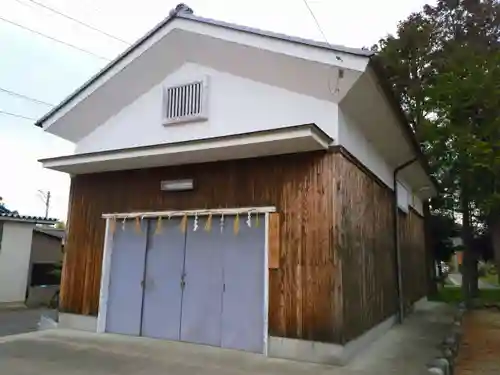 八幡神社の建物その他