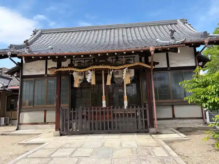 久保神社の{uncategorized: "未分類", other: "その他", undefined: "問題あり", building: "その他建物", grave: "お墓", sacred_gate: "鳥居", guardian: "狛犬", statue: "像", buddha: "仏像", history: "歴史", nature: "自然", garden: "庭園", animal: "動物", pagoda: "塔", temizu: "手水舎", mountain_gate: "山門・神門", sanctuary: "本殿・本堂", subordinate: "末社・摂社", art: "芸術", scenery: "景色", jizo: "地蔵", ema: "絵馬", goshuin: "御朱印", omikuji: "おみくじ", items: "授与品その他", amulet: "お守り", goshuincho: "御朱印帳", eats: "食事", festival: "お祭り", votive_dance: "神楽", shichigosan: "七五三参", wedding: "結婚式", experience: "体験その他", initially: "初詣", around: "周辺", anti_infection: "感染症対策"}