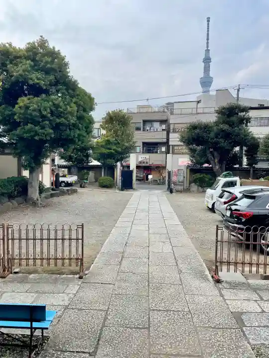光明寺の{uncategorized: "未分類", other: "その他", undefined: "問題あり", building: "その他建物", grave: "お墓", sacred_gate: "鳥居", guardian: "狛犬", statue: "像", buddha: "仏像", history: "歴史", nature: "自然", garden: "庭園", animal: "動物", pagoda: "塔", temizu: "手水舎", mountain_gate: "山門・神門", sanctuary: "本殿・本堂", subordinate: "末社・摂社", art: "芸術", scenery: "景色", jizo: "地蔵", ema: "絵馬", goshuin: "御朱印", omikuji: "おみくじ", items: "授与品その他", amulet: "お守り", goshuincho: "御朱印帳", eats: "食事", festival: "お祭り", votive_dance: "神楽", shichigosan: "七五三参", wedding: "結婚式", experience: "体験その他", initially: "初詣", around: "周辺", anti_infection: "感染症対策"}