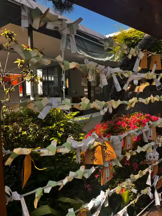 鳩森八幡神社の{uncategorized: "未分類", other: "その他", undefined: "問題あり", building: "その他建物", grave: "お墓", sacred_gate: "鳥居", guardian: "狛犬", statue: "像", buddha: "仏像", history: "歴史", nature: "自然", garden: "庭園", animal: "動物", pagoda: "塔", temizu: "手水舎", mountain_gate: "山門・神門", sanctuary: "本殿・本堂", subordinate: "末社・摂社", art: "芸術", scenery: "景色", jizo: "地蔵", ema: "絵馬", goshuin: "御朱印", omikuji: "おみくじ", items: "授与品その他", amulet: "お守り", goshuincho: "御朱印帳", eats: "食事", festival: "お祭り", votive_dance: "神楽", shichigosan: "七五三参", wedding: "結婚式", experience: "体験その他", initially: "初詣", around: "周辺", anti_infection: "感染症対策"}