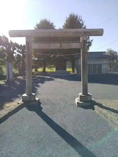 諏訪神社の鳥居