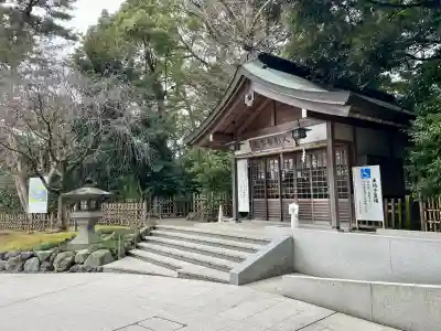 寒川神社の{uncategorized: "未分類", other: "その他", undefined: "問題あり", building: "その他建物", grave: "お墓", sacred_gate: "鳥居", guardian: "狛犬", statue: "像", buddha: "仏像", history: "歴史", nature: "自然", garden: "庭園", animal: "動物", pagoda: "塔", temizu: "手水舎", mountain_gate: "山門・神門", sanctuary: "本殿・本堂", subordinate: "末社・摂社", art: "芸術", scenery: "景色", jizo: "地蔵", ema: "絵馬", goshuin: "御朱印", omikuji: "おみくじ", items: "授与品その他", amulet: "お守り", goshuincho: "御朱印帳", eats: "食事", festival: "お祭り", votive_dance: "神楽", shichigosan: "七五三参", wedding: "結婚式", experience: "体験その他", initially: "初詣", around: "周辺", anti_infection: "感染症対策"}