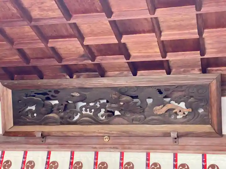 止止呂支比売命神社の芸術