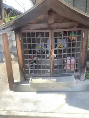 万場地蔵堂の本殿・本堂