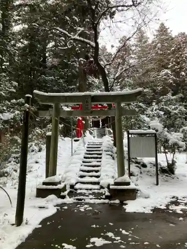 行事神社の{uncategorized: "未分類", other: "その他", undefined: "問題あり", building: "その他建物", grave: "お墓", sacred_gate: "鳥居", guardian: "狛犬", statue: "像", buddha: "仏像", history: "歴史", nature: "自然", garden: "庭園", animal: "動物", pagoda: "塔", temizu: "手水舎", mountain_gate: "山門・神門", sanctuary: "本殿・本堂", subordinate: "末社・摂社", art: "芸術", scenery: "景色", jizo: "地蔵", ema: "絵馬", goshuin: "御朱印", omikuji: "おみくじ", items: "授与品その他", amulet: "お守り", goshuincho: "御朱印帳", eats: "食事", festival: "お祭り", votive_dance: "神楽", shichigosan: "七五三参", wedding: "結婚式", experience: "体験その他", initially: "初詣", around: "周辺", anti_infection: "感染症対策"}
