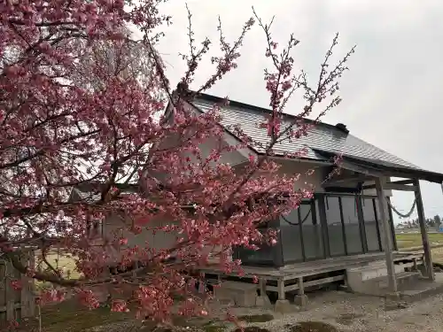 古四王神社の{uncategorized: "未分類", other: "その他", undefined: "問題あり", building: "その他建物", grave: "お墓", sacred_gate: "鳥居", guardian: "狛犬", statue: "像", buddha: "仏像", history: "歴史", nature: "自然", garden: "庭園", animal: "動物", pagoda: "塔", temizu: "手水舎", mountain_gate: "山門・神門", sanctuary: "本殿・本堂", subordinate: "末社・摂社", art: "芸術", scenery: "景色", jizo: "地蔵", ema: "絵馬", goshuin: "御朱印", omikuji: "おみくじ", items: "授与品その他", amulet: "お守り", goshuincho: "御朱印帳", eats: "食事", festival: "お祭り", votive_dance: "神楽", shichigosan: "七五三参", wedding: "結婚式", experience: "体験その他", initially: "初詣", around: "周辺", anti_infection: "感染症対策"}