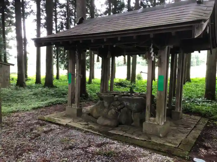 櫛石窓神社の手水舎