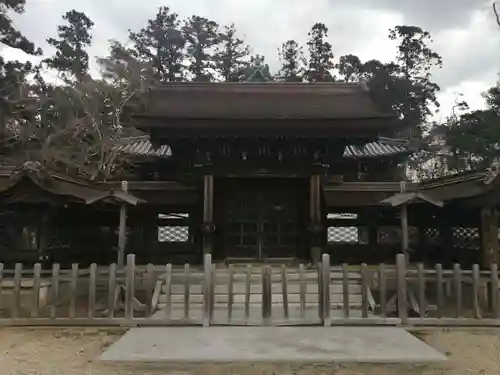 本山専修寺の山門・神門