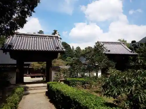 放光寺の山門