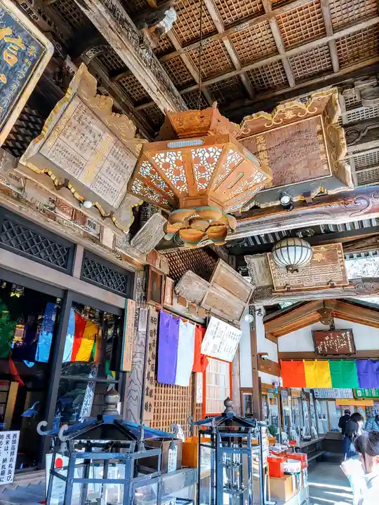 岡寺(龍蓋寺)の本殿・本堂