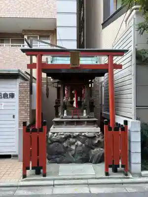 吉水稲荷大明神の{uncategorized: "未分類", other: "その他", undefined: "問題あり", building: "その他建物", grave: "お墓", sacred_gate: "鳥居", guardian: "狛犬", statue: "像", buddha: "仏像", history: "歴史", nature: "自然", garden: "庭園", animal: "動物", pagoda: "塔", temizu: "手水舎", mountain_gate: "山門・神門", sanctuary: "本殿・本堂", subordinate: "末社・摂社", art: "芸術", scenery: "景色", jizo: "地蔵", ema: "絵馬", goshuin: "御朱印", omikuji: "おみくじ", items: "授与品その他", amulet: "お守り", goshuincho: "御朱印帳", eats: "食事", festival: "お祭り", votive_dance: "神楽", shichigosan: "七五三参", wedding: "結婚式", experience: "体験その他", initially: "初詣", around: "周辺", anti_infection: "感染症対策"}