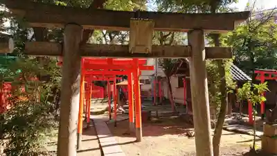 三囲神社の鳥居