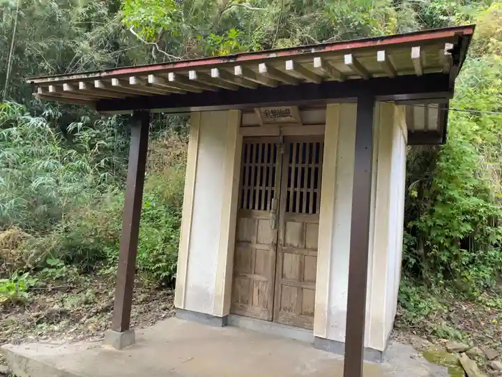 大聖院(高塚不動尊)の末社・摂社