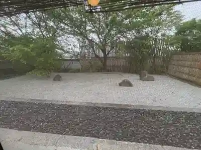 護船観音 妙法禅寺の{uncategorized: "未分類", other: "その他", undefined: "問題あり", building: "その他建物", grave: "お墓", sacred_gate: "鳥居", guardian: "狛犬", statue: "像", buddha: "仏像", history: "歴史", nature: "自然", garden: "庭園", animal: "動物", pagoda: "塔", temizu: "手水舎", mountain_gate: "山門・神門", sanctuary: "本殿・本堂", subordinate: "末社・摂社", art: "芸術", scenery: "景色", jizo: "地蔵", ema: "絵馬", goshuin: "御朱印", omikuji: "おみくじ", items: "授与品その他", amulet: "お守り", goshuincho: "御朱印帳", eats: "食事", festival: "お祭り", votive_dance: "神楽", shichigosan: "七五三参", wedding: "結婚式", experience: "体験その他", initially: "初詣", around: "周辺", anti_infection: "感染症対策"}