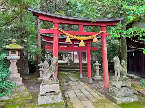 八幡神社の末社