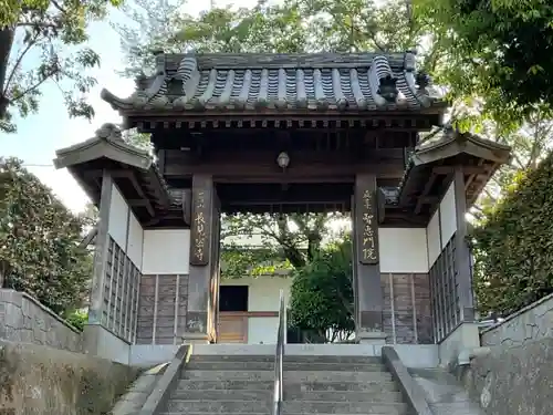 長見寺の山門・神門