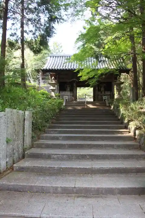 熊谷寺の山門・神門