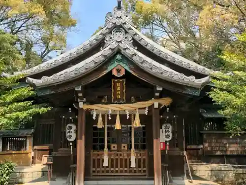 日置神社の{uncategorized: "未分類", other: "その他", undefined: "問題あり", building: "その他建物", grave: "お墓", sacred_gate: "鳥居", guardian: "狛犬", statue: "像", buddha: "仏像", history: "歴史", nature: "自然", garden: "庭園", animal: "動物", pagoda: "塔", temizu: "手水舎", mountain_gate: "山門・神門", sanctuary: "本殿・本堂", subordinate: "末社・摂社", art: "芸術", scenery: "景色", jizo: "地蔵", ema: "絵馬", goshuin: "御朱印", omikuji: "おみくじ", items: "授与品その他", amulet: "お守り", goshuincho: "御朱印帳", eats: "食事", festival: "お祭り", votive_dance: "神楽", shichigosan: "七五三参", wedding: "結婚式", experience: "体験その他", initially: "初詣", around: "周辺", anti_infection: "感染症対策"}