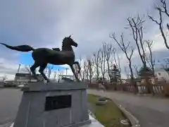 鳥取神社の像