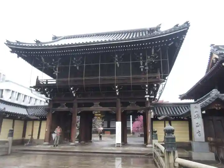 興正寺の山門・神門