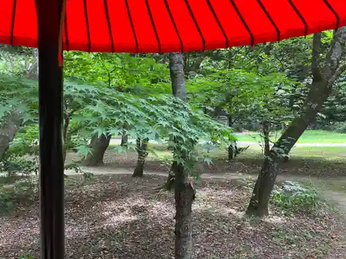 帯廣神社の庭園