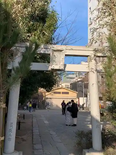 被官稲荷神社の鳥居