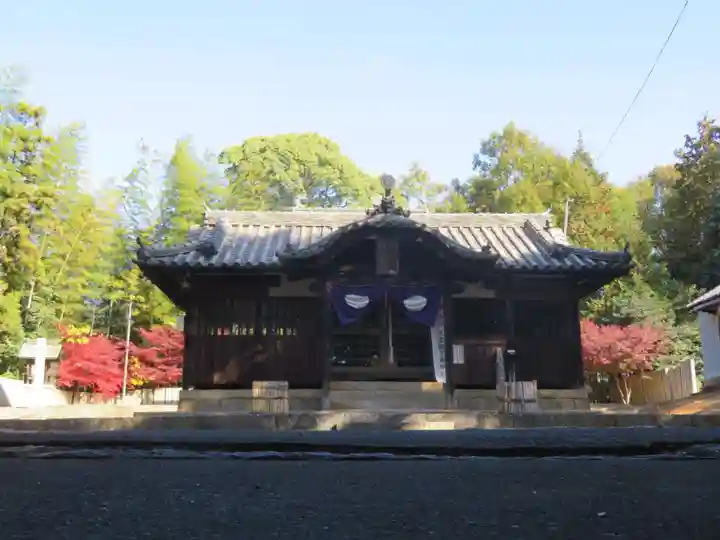 高岡神社の本殿・本堂