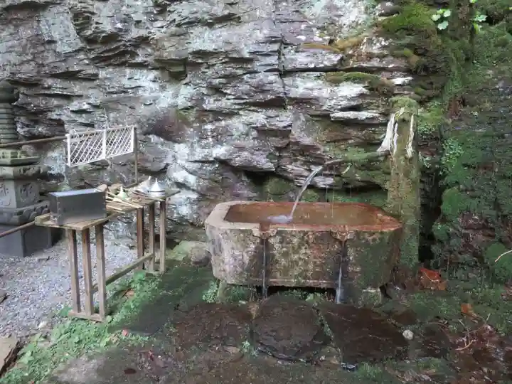 御嶽神社(王滝口)里宮の手水舎