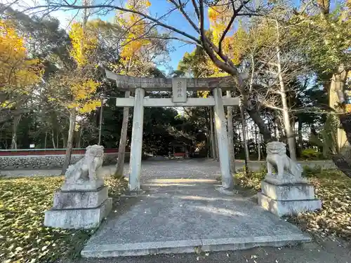 薦神社の鳥居